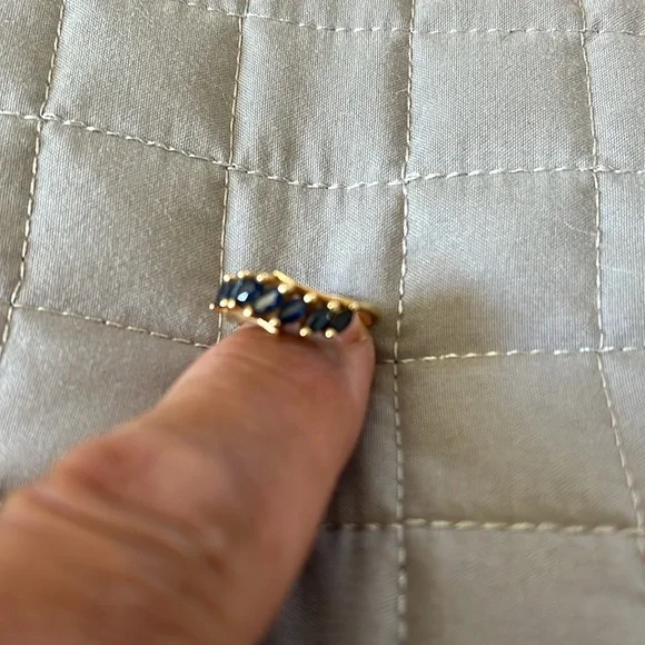 Elegant Sapphire  14k Gold Stone Ring sz 6.5 - Picture 5 of 6